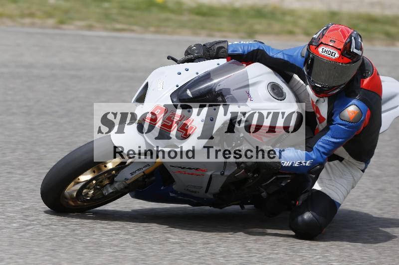 /10 20.04.2026  Pluess Moto Sport ADR/Freies Fahren/954